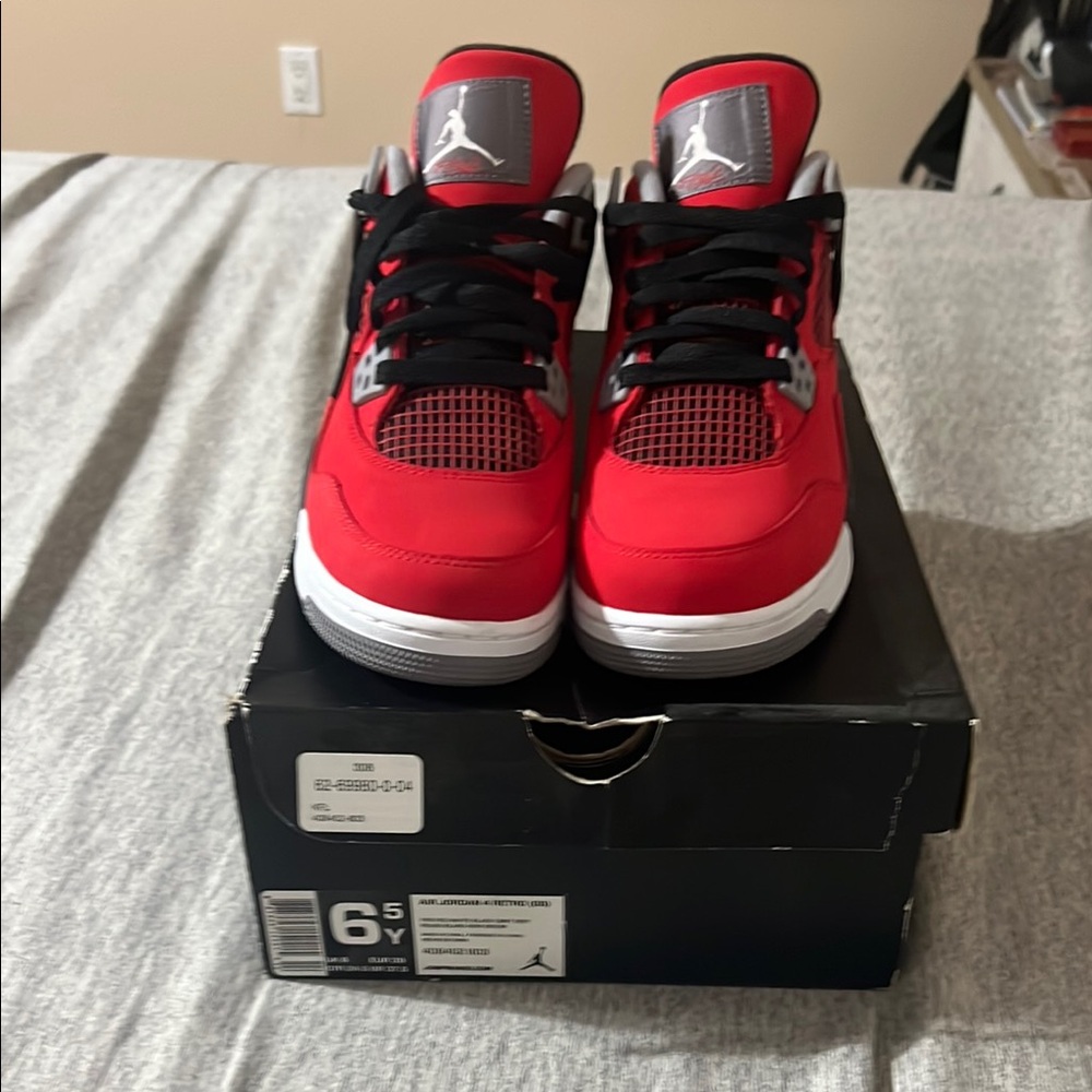 Jordan retro 4